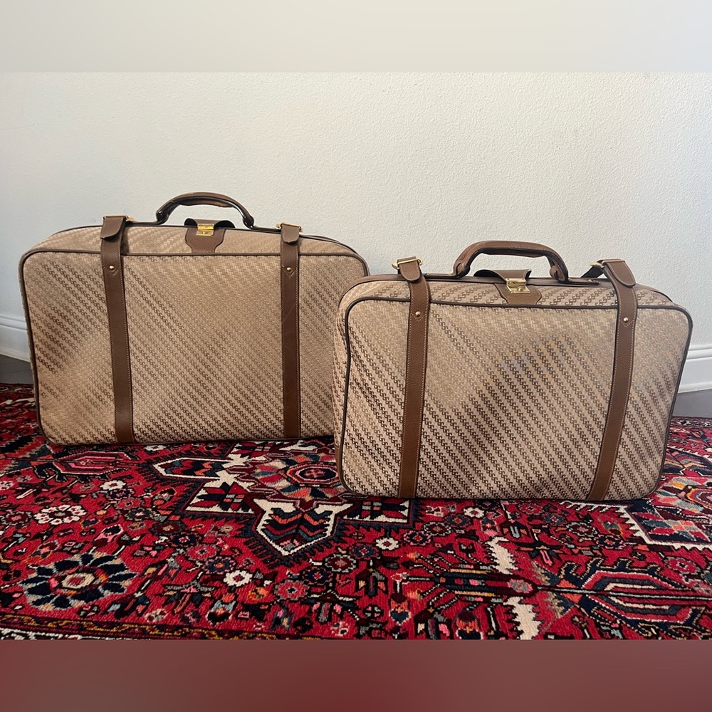 Vintage 1970’s Gucci Gg Monogram Suitcase Travel Luggages, Set of 2 - Picture 2 of 16